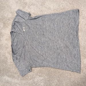 Under Armour gray heatgear short sleeve workout top size medium